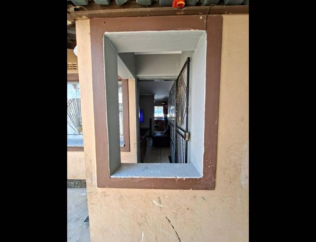 3 BEDROOM HOUSE FOR SALE IN LOUIS TRICHARDT